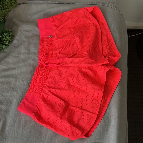 Lorna Jane bright pink/coral running shorts AU 8/10 - Picture 2 of 5